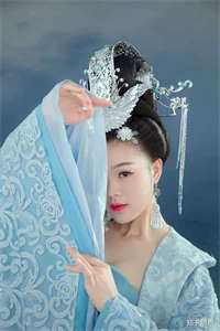抖音热门妻子特意选在过年时，抢走我父母的老宅小说