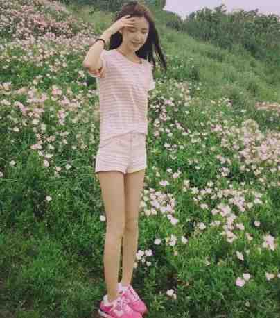 玄学真千金下山后，九个未婚夫哭疯了全局