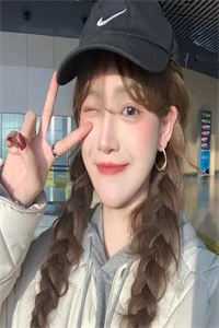 拍卖会上前女友带现任来打假，我杀疯了李腾云君临全文免费